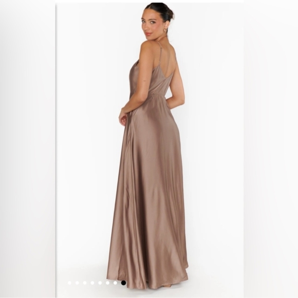Show Me Your Mumu Faith Satin Maxi Dress In Dune - Picture 2 of 11